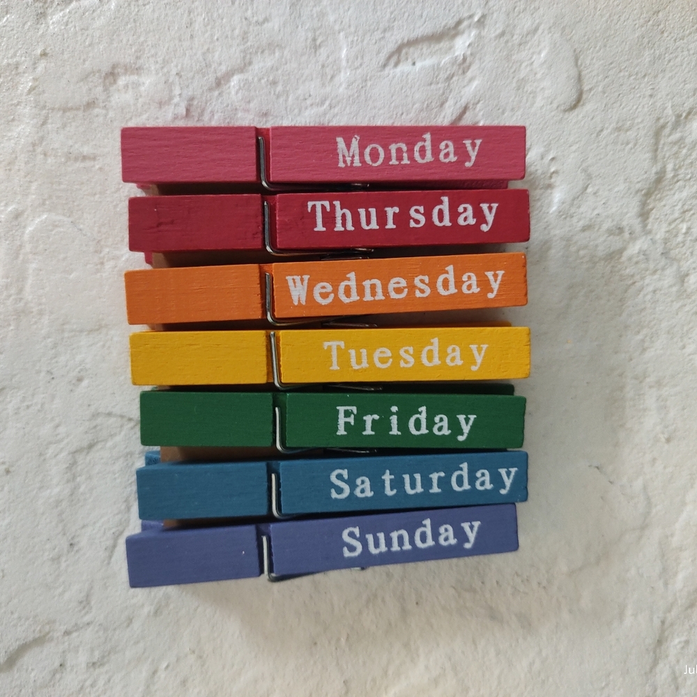 Monday - Sunday Clips